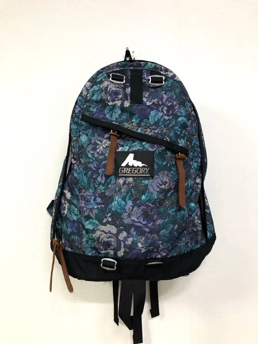 bottega veneta intrecciato leather backpack Classic Intrecciato Leather Backpack - black