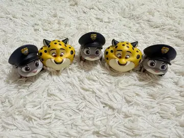 주토피아 가챠가챠 반지 (주디 3개, 클로즈하우저 2개)