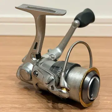 DAIWA 다이와 LUVIAS 루비아스 2000 경량 스피닝 릴