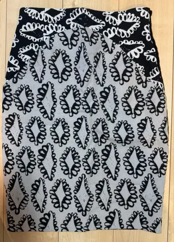 츠모리치사토 TSUMORI CHISATO 타이트 스커트