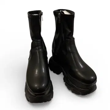 [ 새상품급 ] attagirl 통굽 스니커즈 밑창 스트레치 부츠