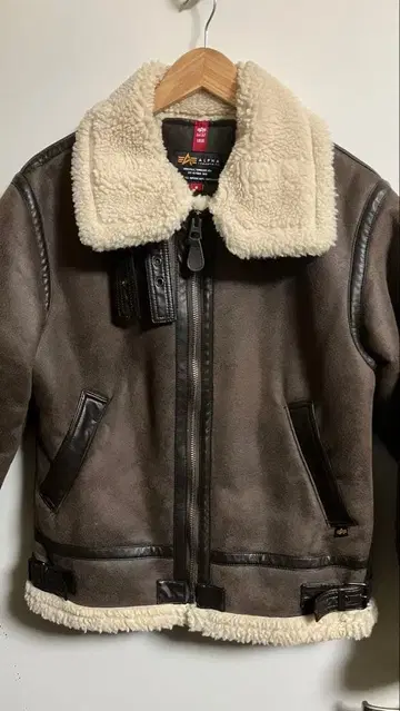 알파인더스트리 페이크 무스탕 B3 자켓