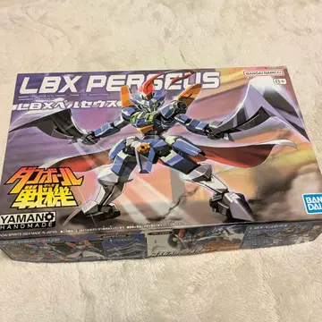 골판지 전기 LBX 페르세우스 프라모델