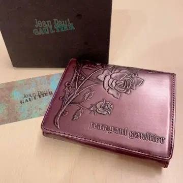 미사용 새상품 ] 뉴 로즈 이단 접이식 지갑 보르도 와인 레드 고티에