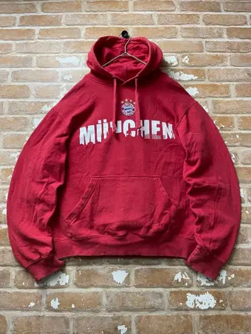 00s 바이엘른 뮌헨 후드티 빨간색 자수 센터 로고 y2k 축구