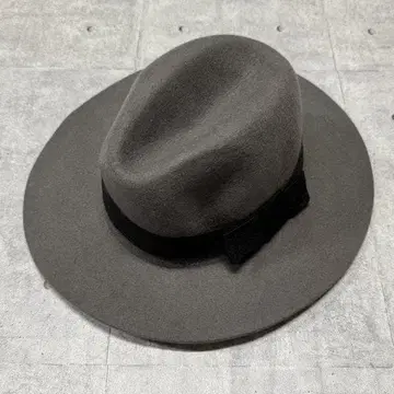 새상품 미사용 중절모 울 펠트 그레이 블랙 리본