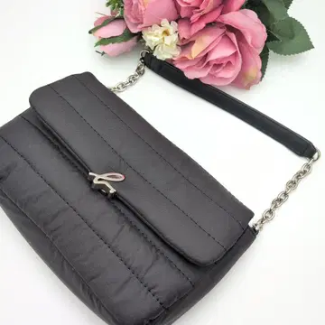 agnes bvoyage 퀼팅 액세서리 파우치 b 금장 장식 블랙