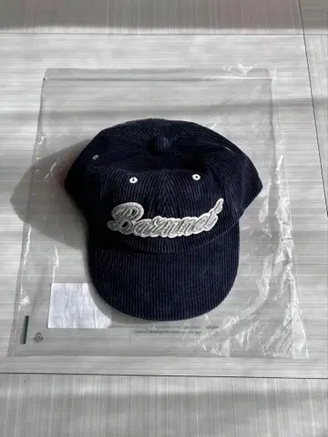the Barnnet 네이비 코듀로이 캡