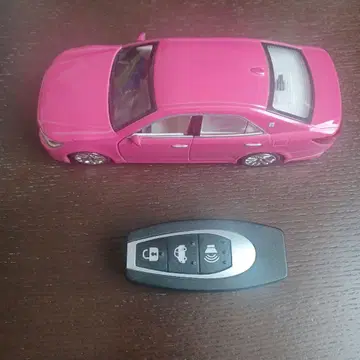 CROWN 핑크 모델 풀백, 리모컨 포함