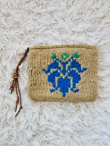 타이거 릴리 코위찬 니트 파우치 타이거릴리 클러치백