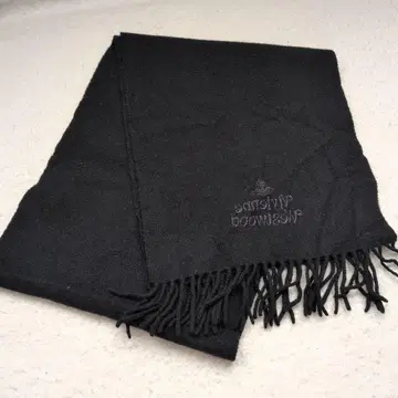 비비안 웨스트의 머플러