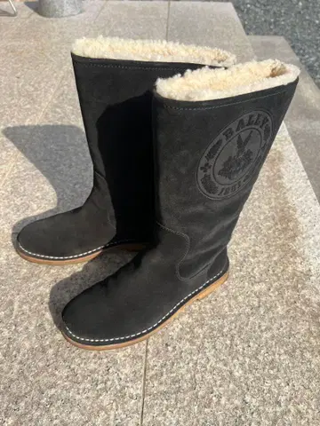 발리 Bally 무스탕 부츠 안쪽 보아