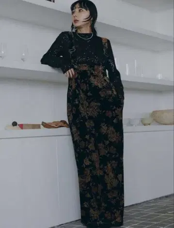 Ameri FLOWER PRINT VELOUR PANTS