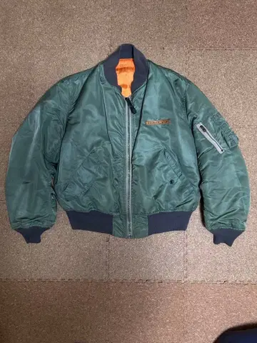 AVIREX USA MA-1 플라이트 자켓