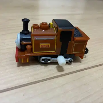 캡슐 프라레일 토마스 듀크