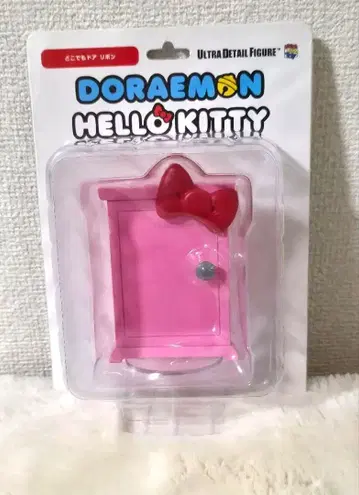 어디로든 문 키티 피규어