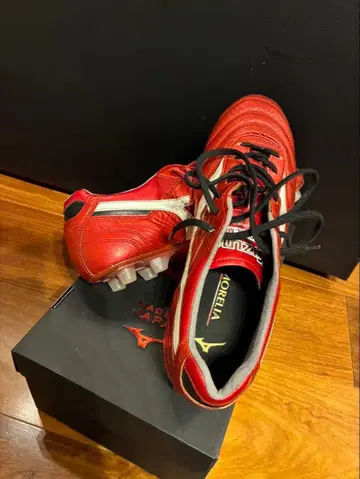 미즈노 모렐리아 축구화 레드