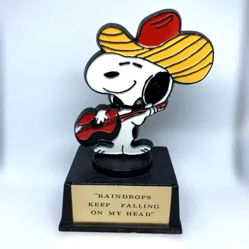 AVIVA 트로피 / [ RAINDROPS ] / 스누피