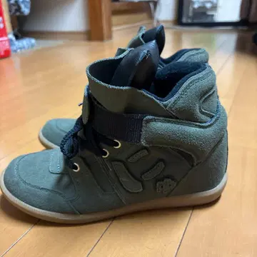 뉴 올리브 그린 스웨이드 하이컷 스니커즈 박스 없음