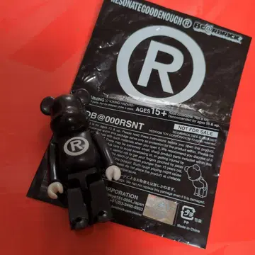 RESONATE GOODENOUGH 베어브릭