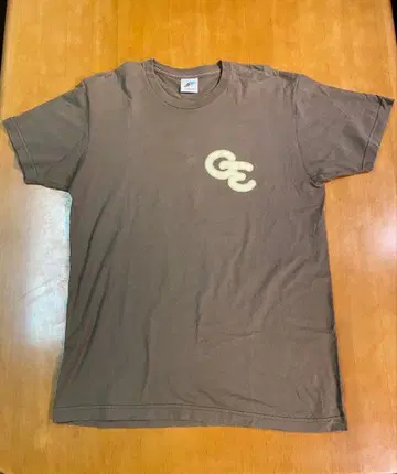 goodenough 카키 티셔츠