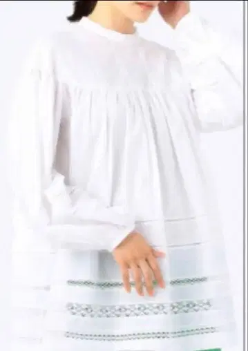 투모로우랜드 코튼 레이스 콤비 요크 개더 튜닉 블라우스