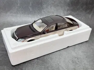 AUTOart Mercedes Maybach 57 1/18