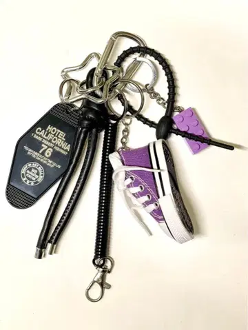 보라색 스니커즈형 키링 참 LEGO 별 농구화