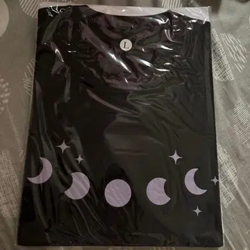 김세정 T셔츠
