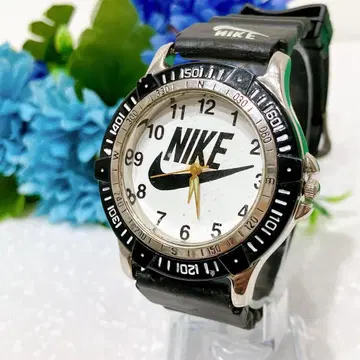 [ 초레어 ] NIKE 아날로그 손목시계 화이트/블랙 y2k 90's
