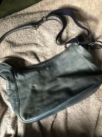 새상품급 aniary 아니아리 가죽 숄더백