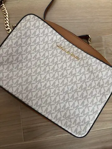 MICHAEL KORS 숄더백 화이트/브라운