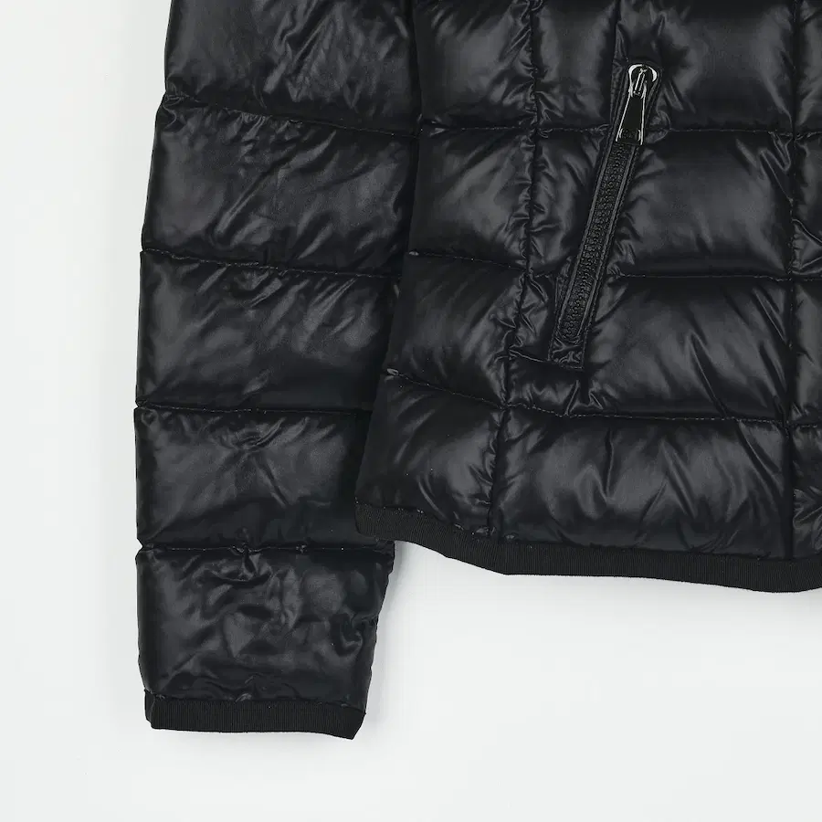 (W) Moncler Armoise羽绒服