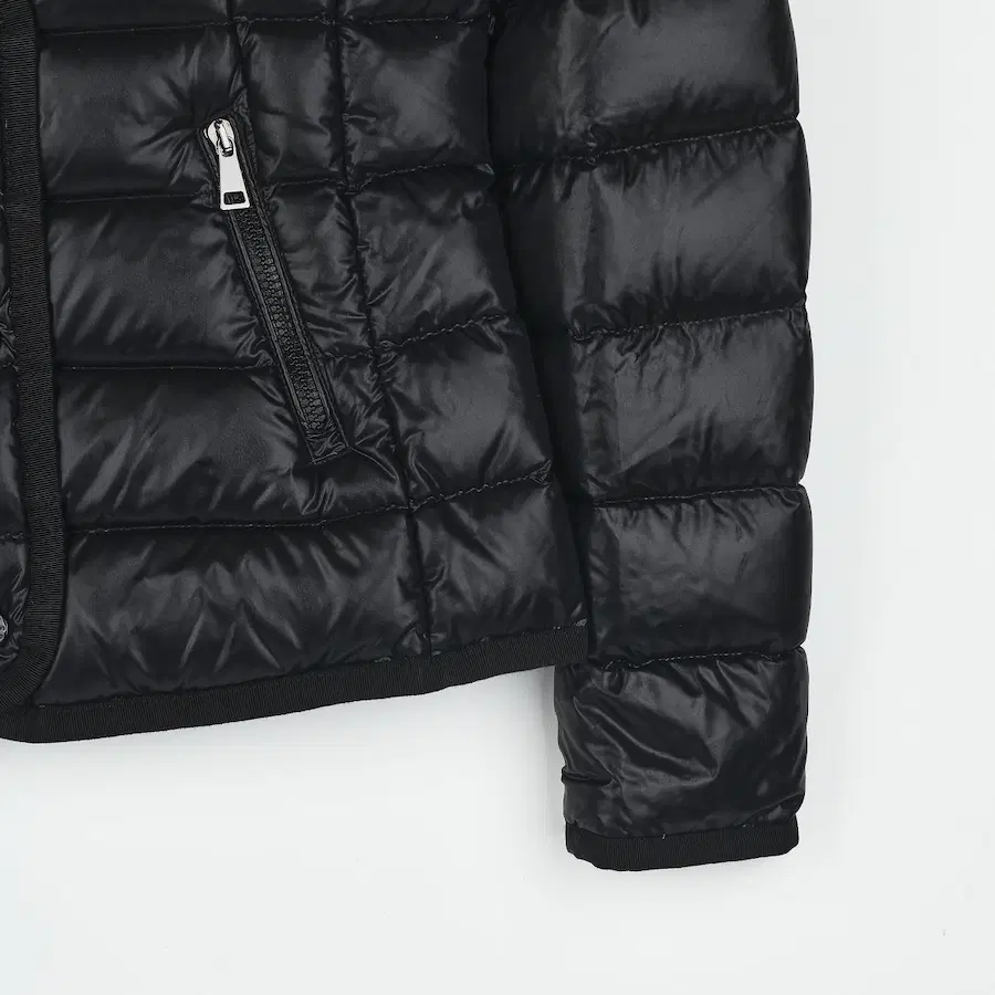 (W) Moncler Armoise羽绒服
