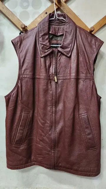 입생로랑 가죽 베스트 조끼 브라운 — Main product photo