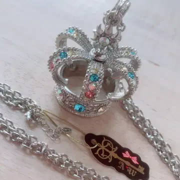 새상품 수요일의 앨리스 왕관 대