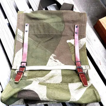 나이젤카본 백팩 카모 패턴 사이즈 약 45 x 32 바닥 16cm