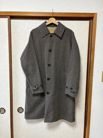 에디피스 체크 무늬 베이지 리버서블 체스터 코트