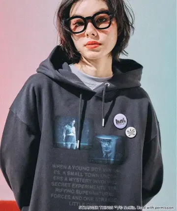 Niko and - STRANGER THING 캔배치 부착 후드티