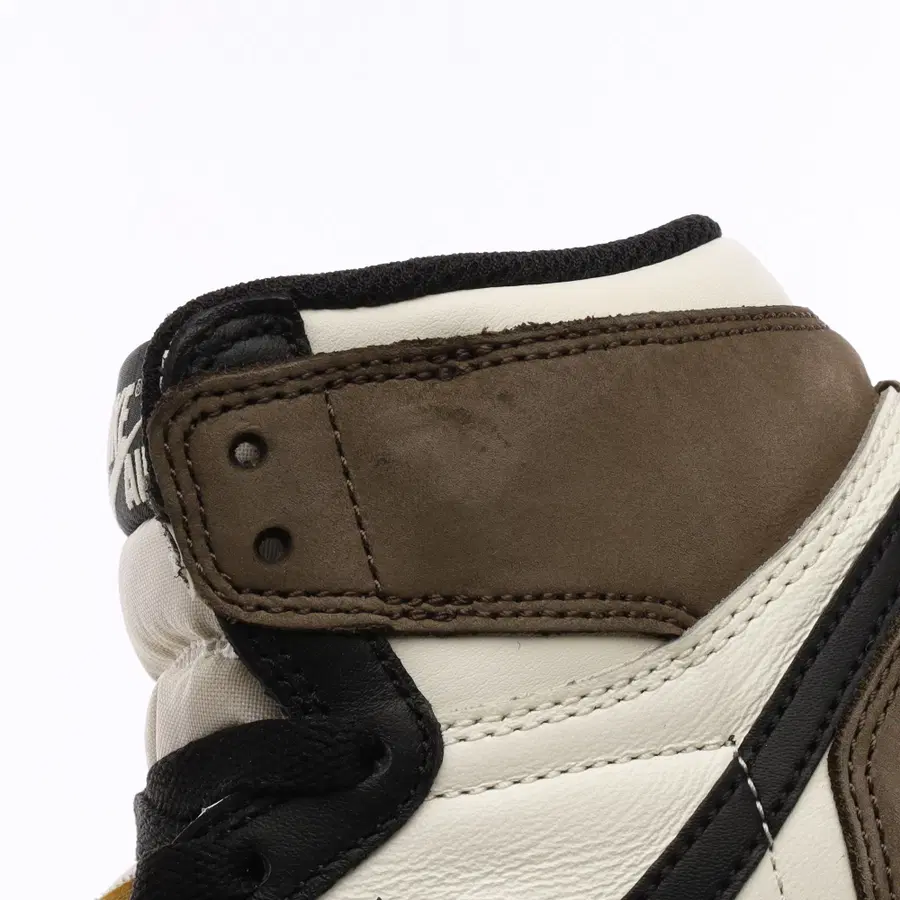 [235] Air Jordan 1 Retro High OG 黑摩卡
