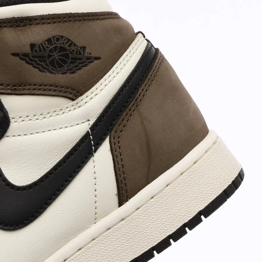 [235] Air Jordan 1 Retro High OG 黑摩卡