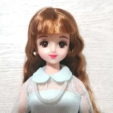 민트 그린 제니 캐슬 두꺼운 눈썹 제니