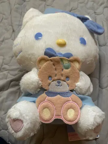 헬로키티 곰 포함 봉제 인형
