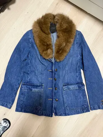 ZARA 데님 자켓 퍼 카라 부착