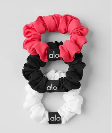 alo yoga 미니 스크런치 3개 세트