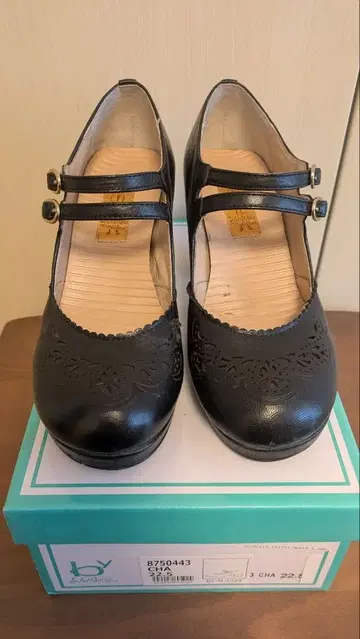 키다리 아저씨 스트랩 포함 블랙 펌프스 22.5S 블랙 블랙