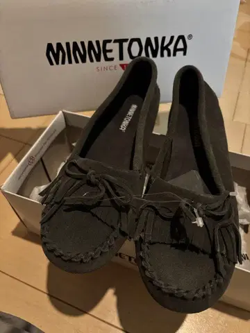 새상품! 미네통카 MINNETONKA KILTY 25cm