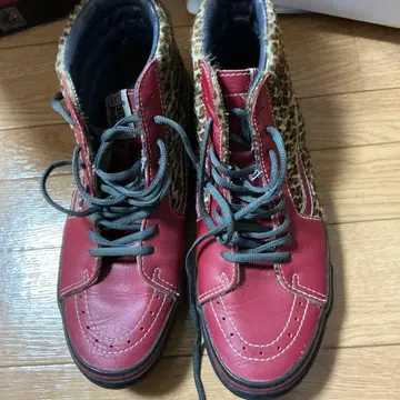 레어 VANS 오프 더 워 레드 레오파드 무늬 하이컷 스니커즈