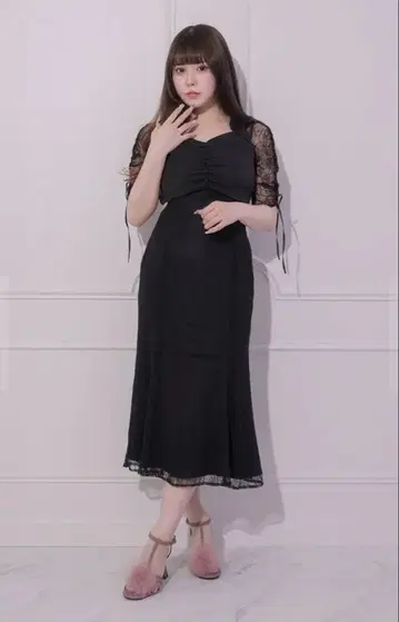 pium 컷 아웃 머메이드 레이스 원피스