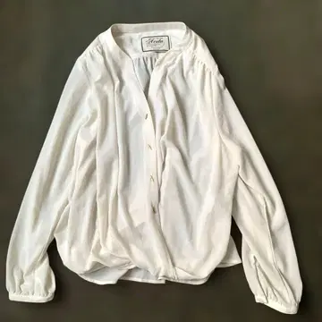 Acuta 바 단추 블라우스 정가 11000엔 새상품급 카슈쿨 디자인